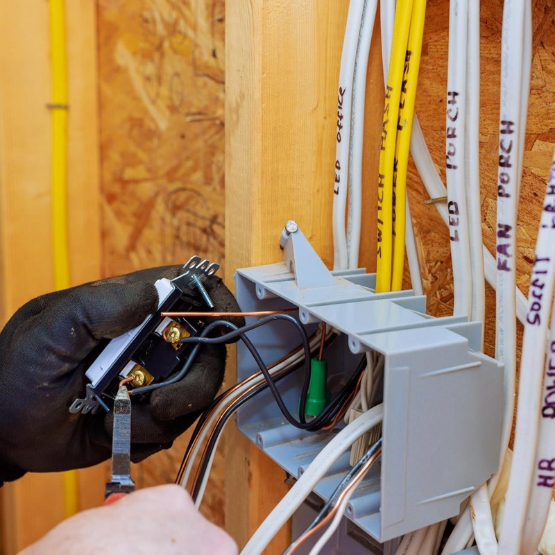 Reparamos fallos eléctricos en Viveiro y Ortigueira